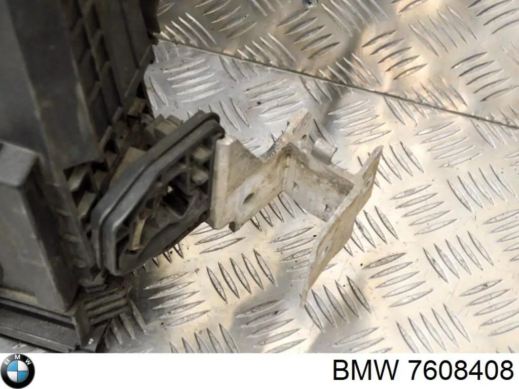  BMW 7608408 цена, от 50.79 USD