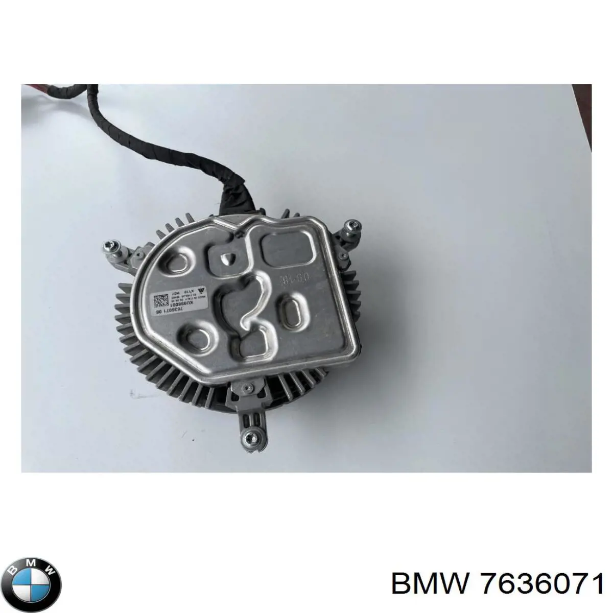 7636071 BMW 