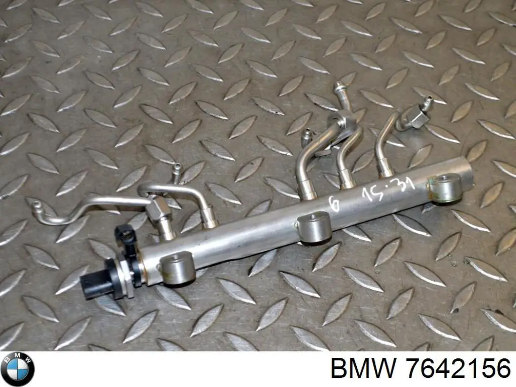 Распределитель топлива (рампа) правый BMW 13538649321 цена, от 79.10 USD