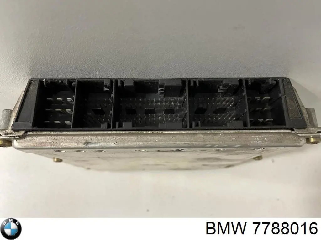 Блок управления двигателем 7788016 BMW