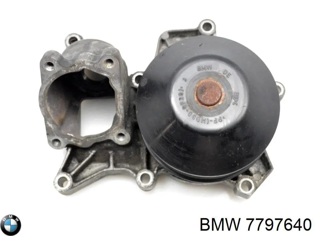 7797640 BMW Насос водяной