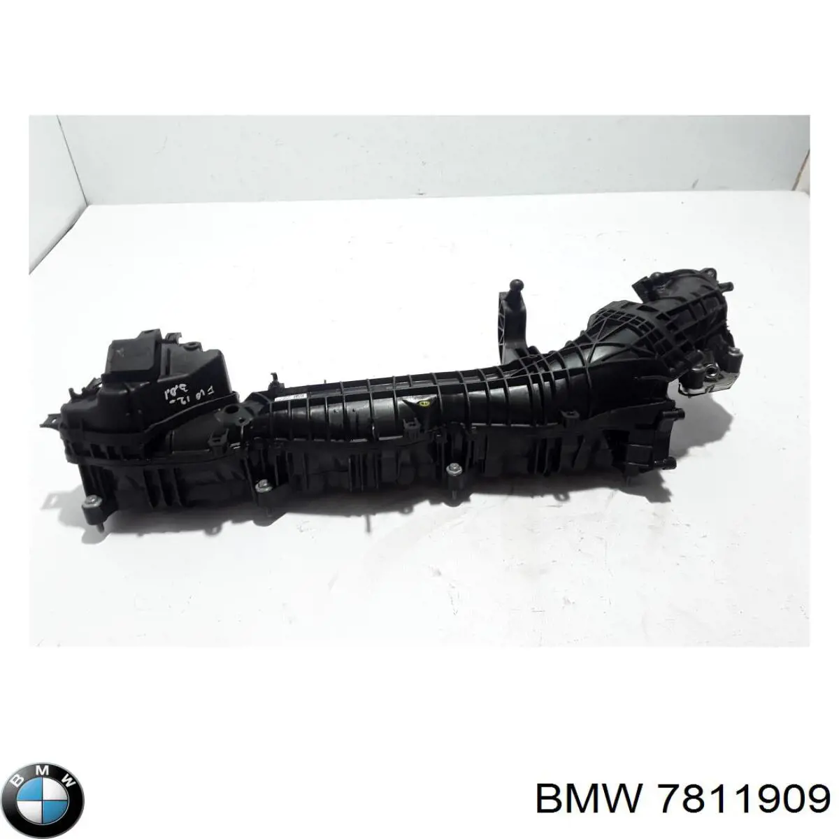 Впускной коллектор BMW 7811909
