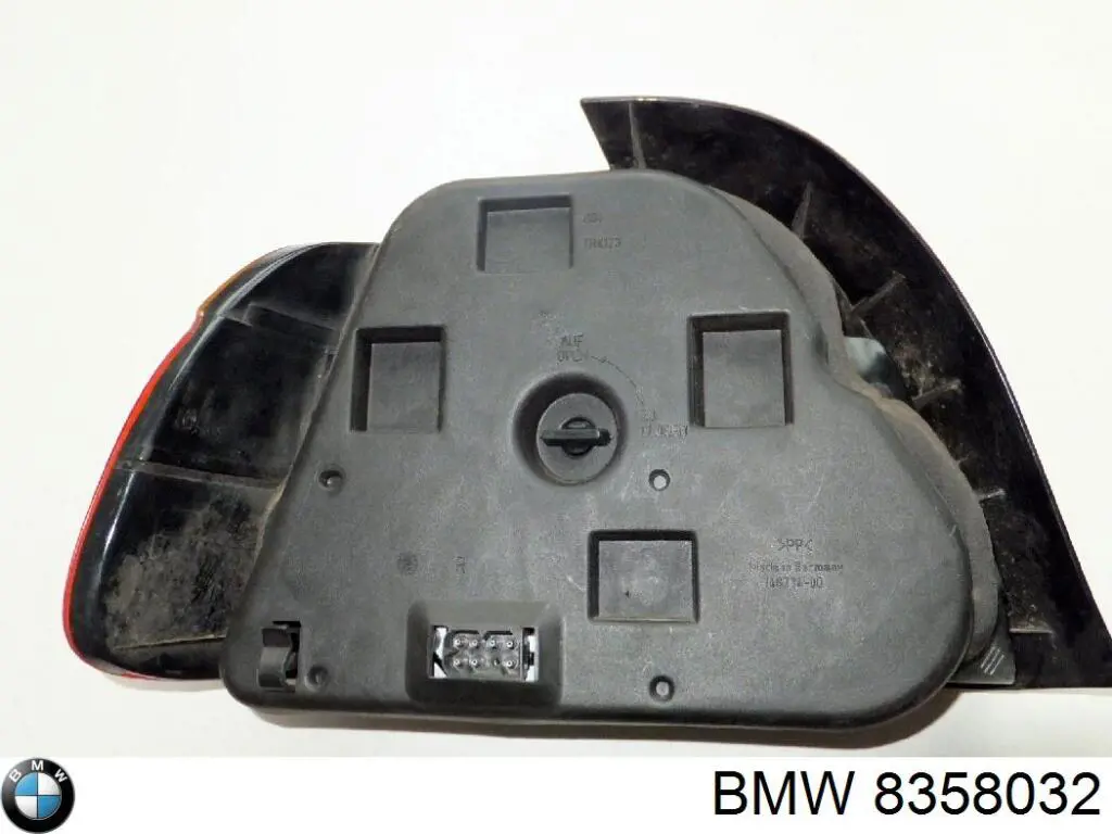 Задний фонарь 8358032 BMW