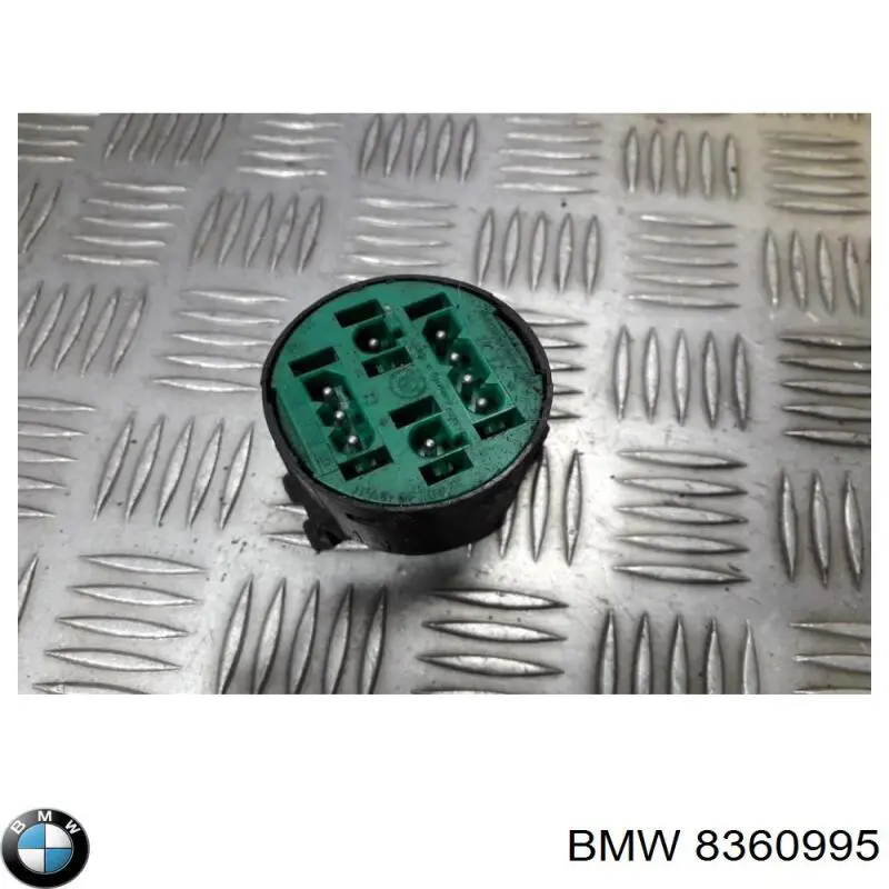 Радиатор охлаждения кондиционера BMW 8360995