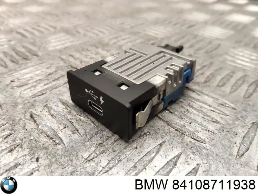 USB-разветвитель BMW 84108711938