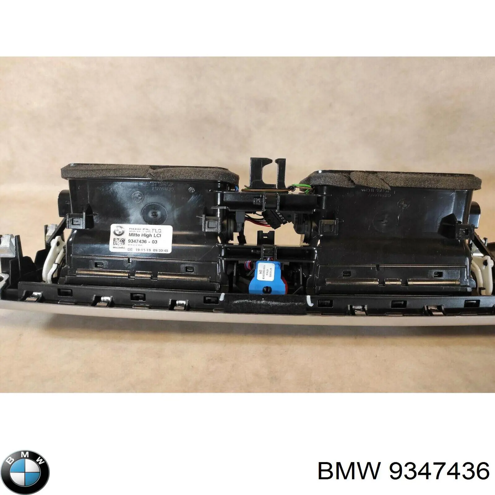Решетка вентиляции салона на "торпедо" 9347436 BMW