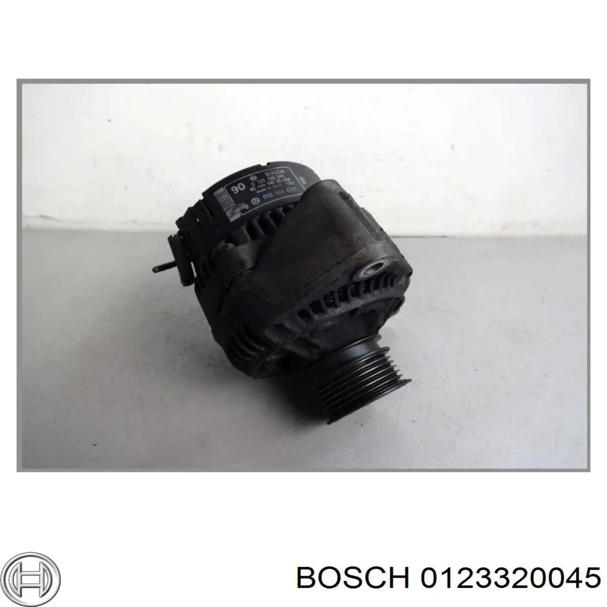 0123320045 Bosch генератор