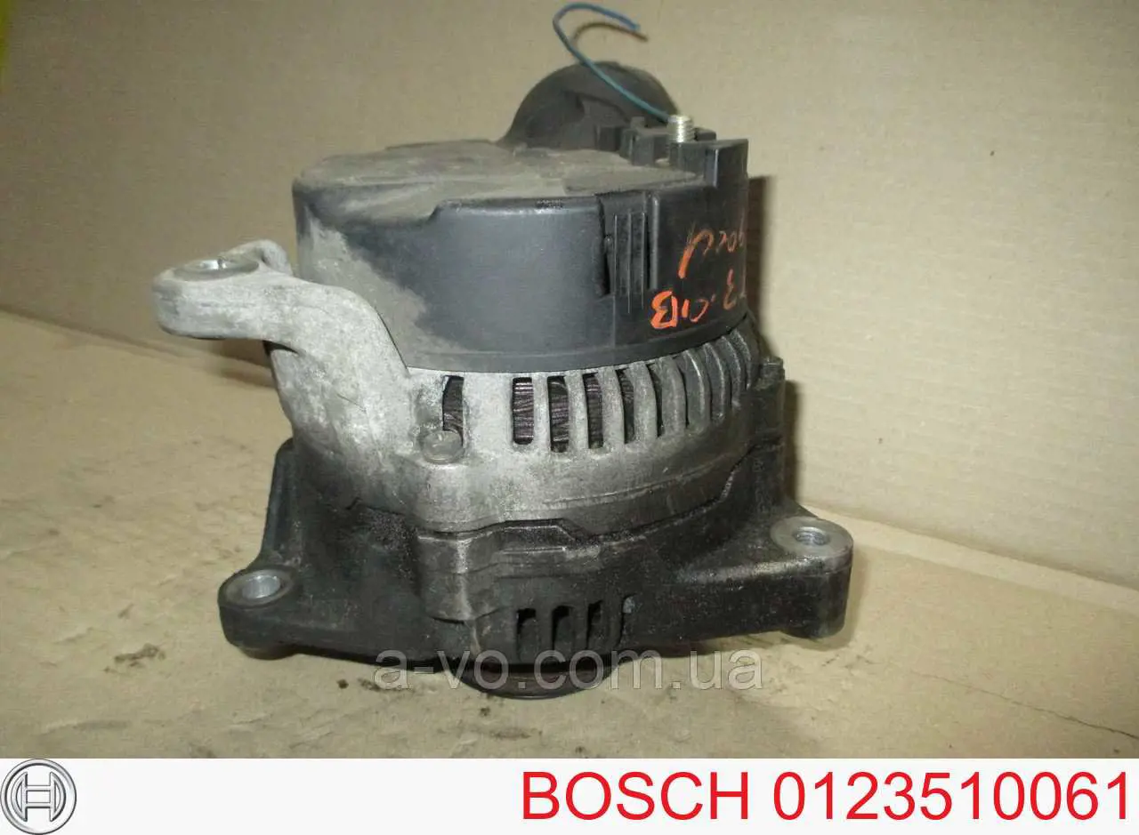 0123510061 Bosch генератор