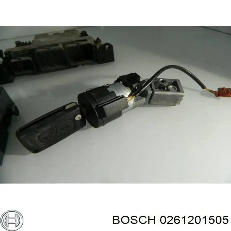 Блок управления двигателем 0261201505 Bosch