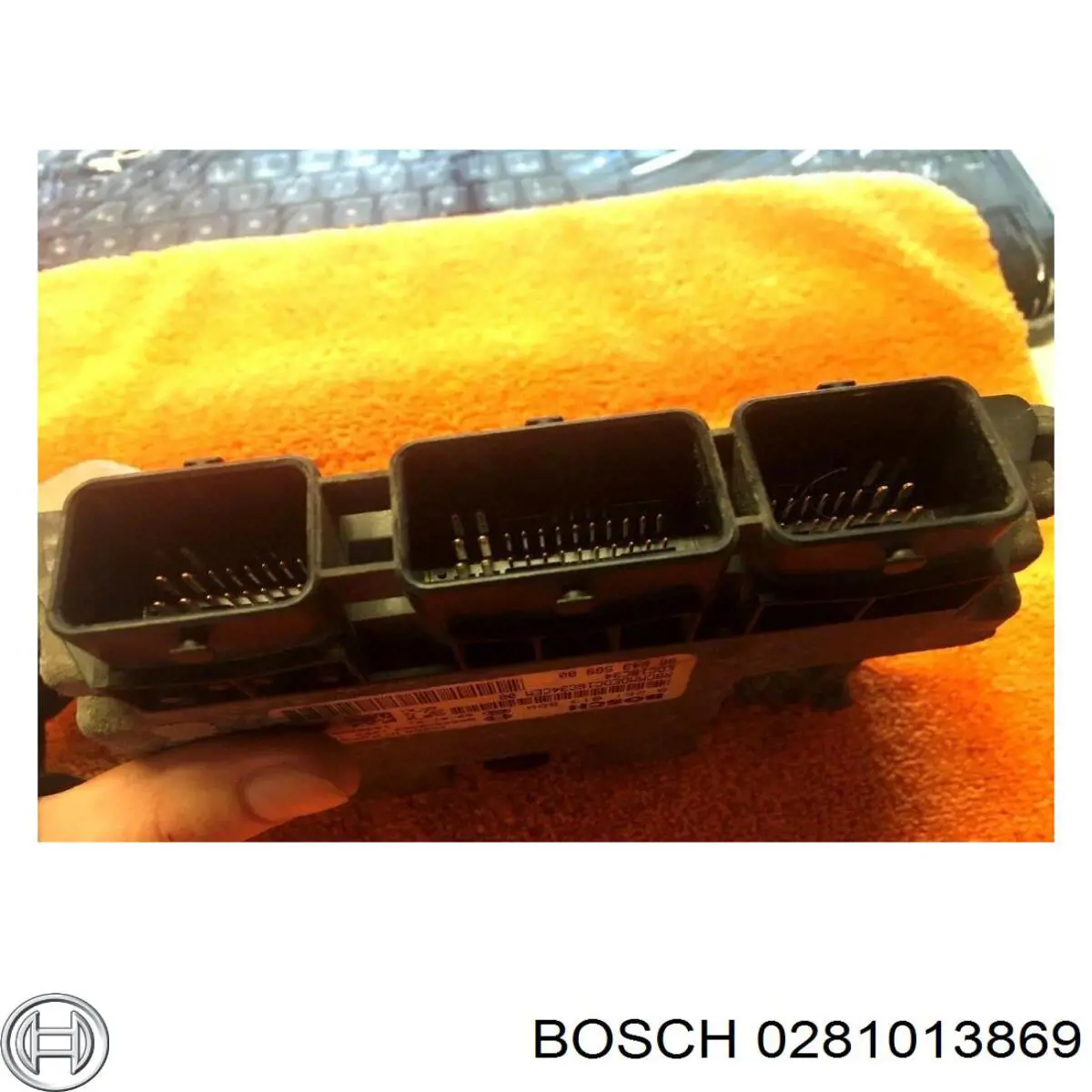 Блок управления двигателем 0281013869 Bosch