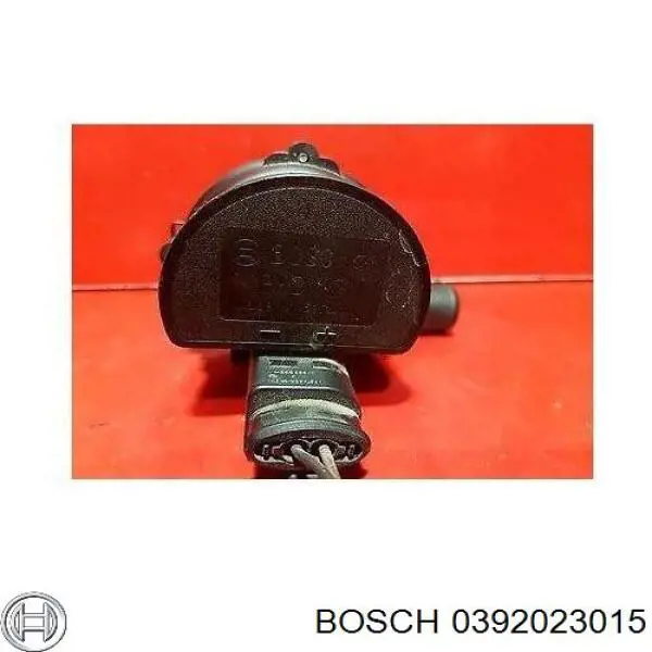 0 392 023 015 Bosch bomba de água (bomba de esfriamento, adicional elétrica)