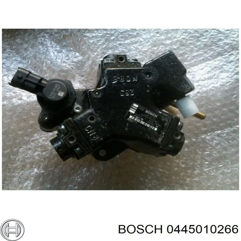 0445010266 Bosch Насос топливный высокого давления (ТНВД)