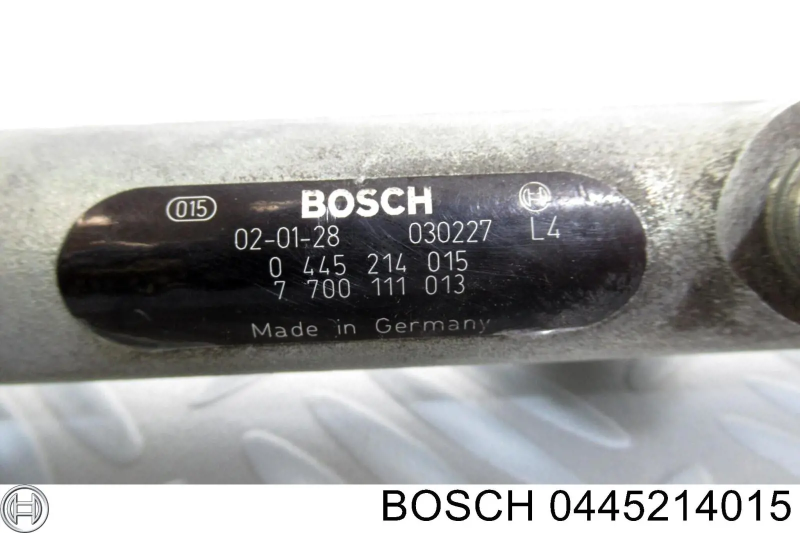 Распределитель топлива (рампа) 0445214015 Bosch