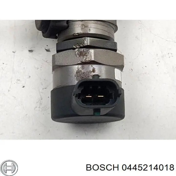 Распределитель топлива (рампа) 0445214018 Bosch