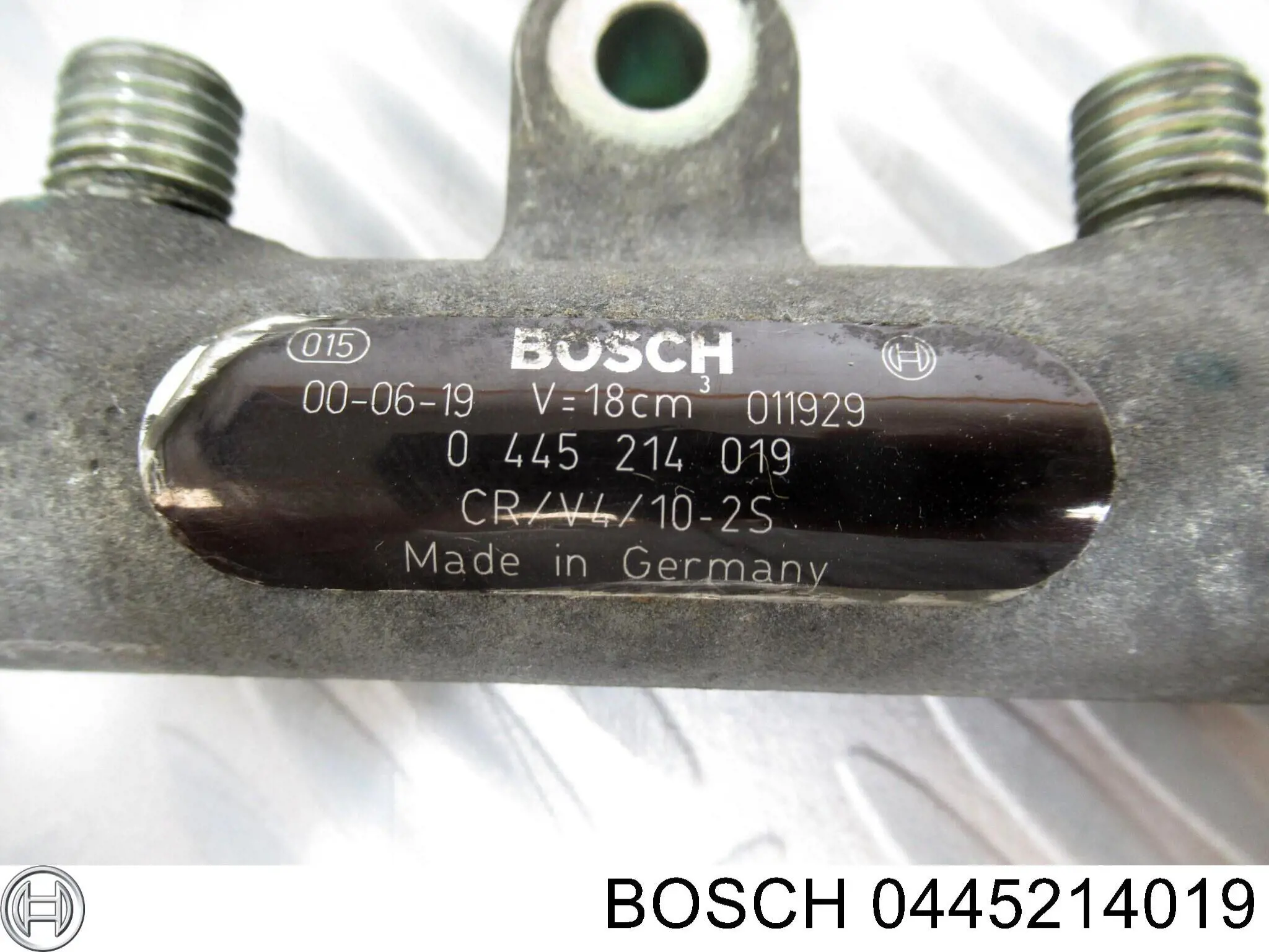 0445214019 Bosch Распределитель топлива (рампа)