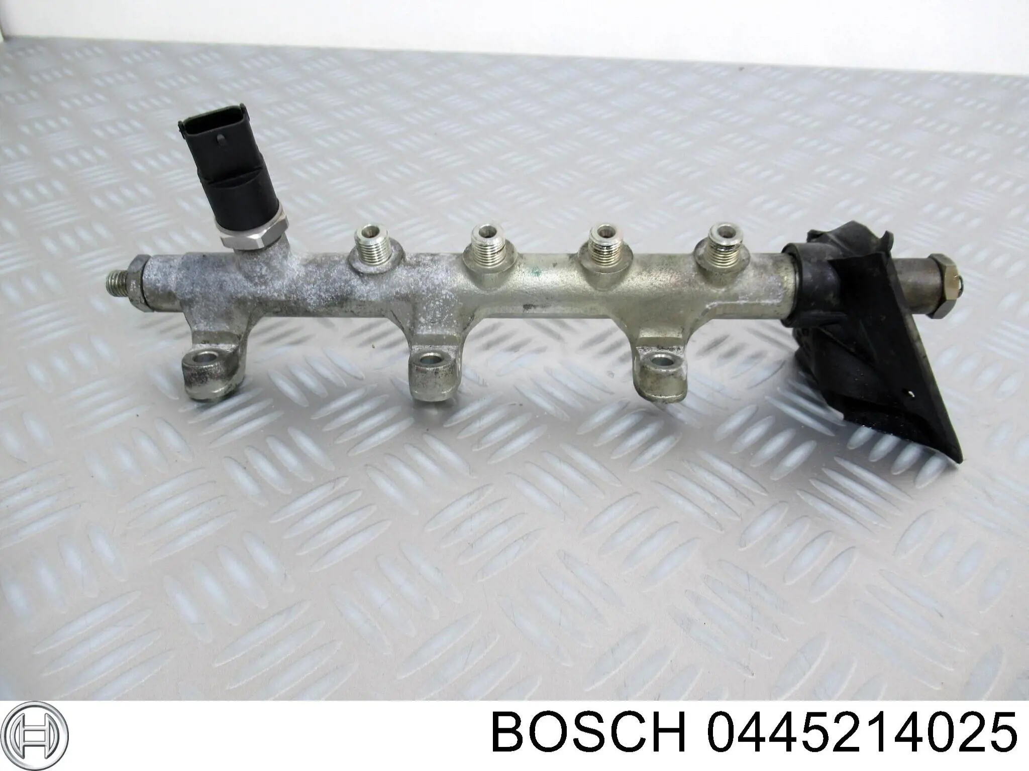 0445214025 Bosch distribuidor de combustível (rampa)
