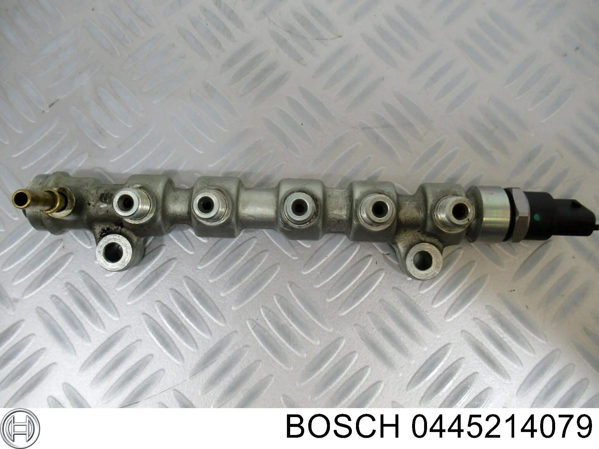 0445214079 Bosch distribuidor de combustível (rampa)