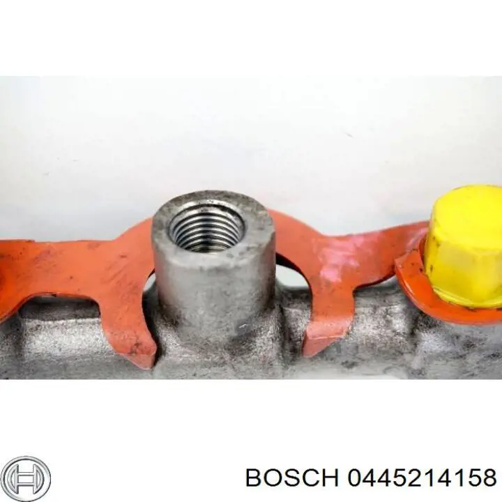 Распределитель топлива (рампа) 0445214158 Bosch