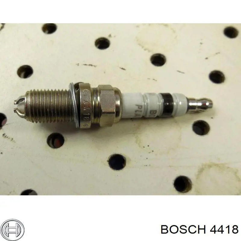 Свечи зажигания 4418 Bosch