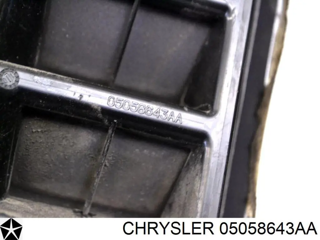 Купить 5058643AA Chrysler Решетка вентиляции салона задняя