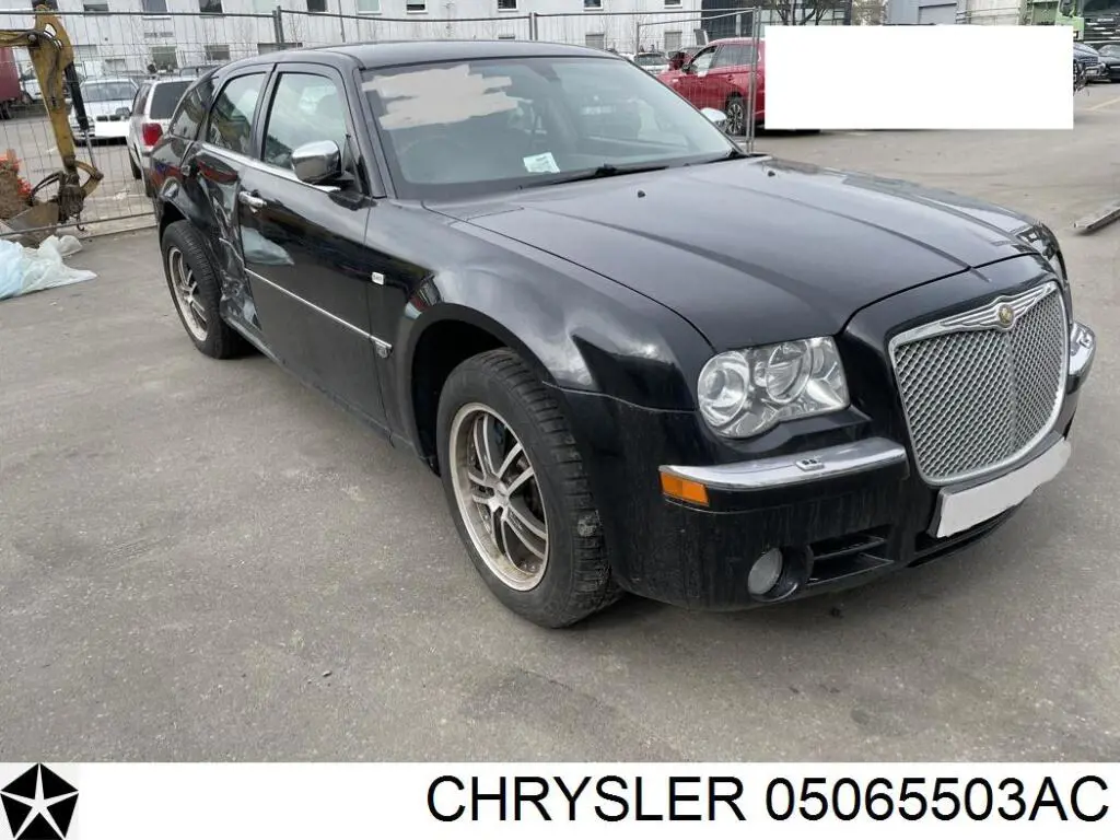 Подкрылок передний левый 05065503AC Chrysler