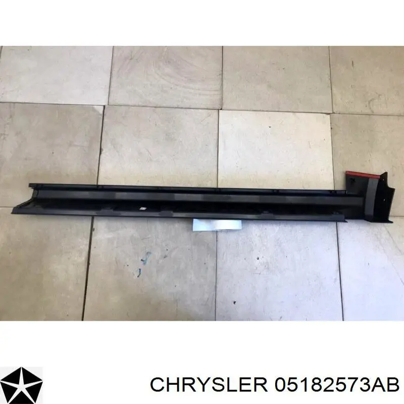 Накладка (молдинг) порога наружная передняя левая Chrysler 05182573AB цена, от 24.02 USD