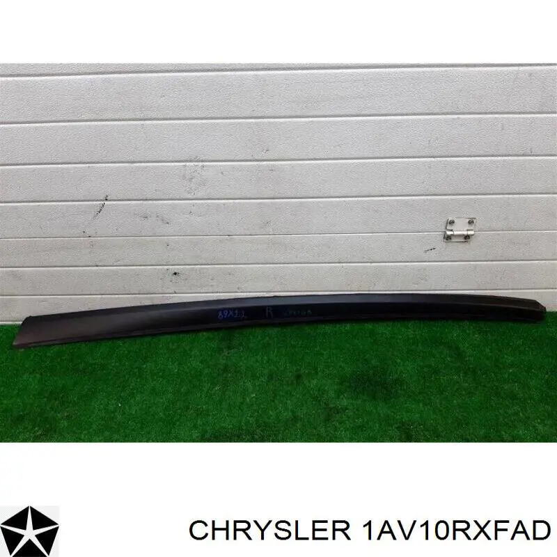 1AV10RXFAD Chrysler 