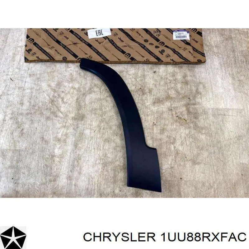 Молдинг двери задней правой 1UU88RXFAB Chrysler