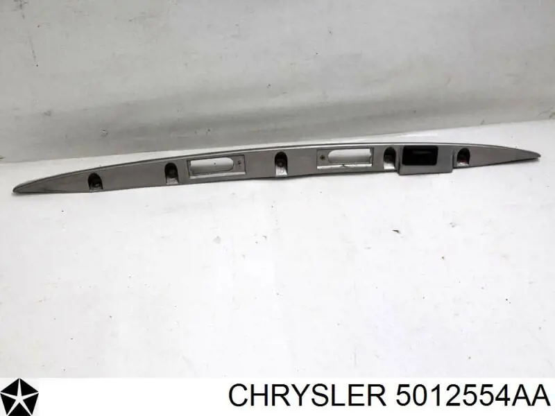 5012554AA Chrysler фонарь подсветки заднего номерного знака
