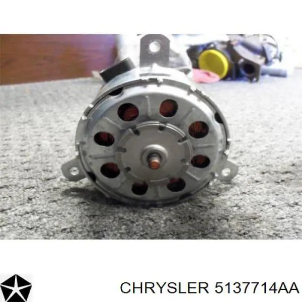 Мотор вентилятора системы охлаждения левый 05137714AA Chrysler