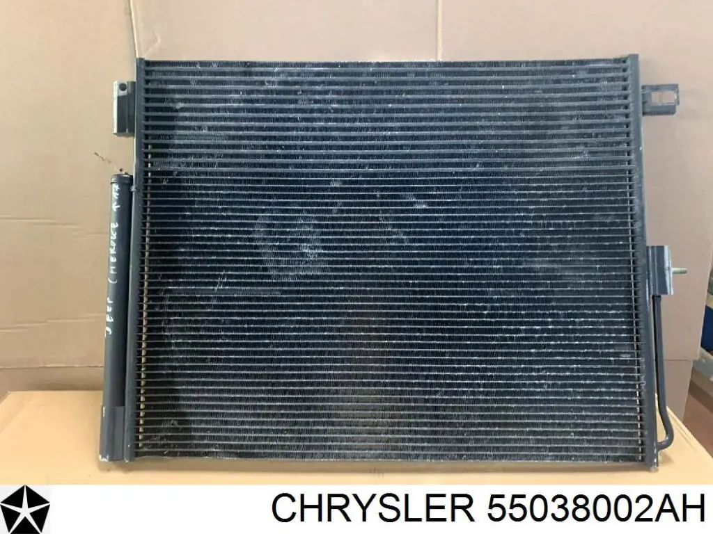 Радиатор 55038002AH Chrysler