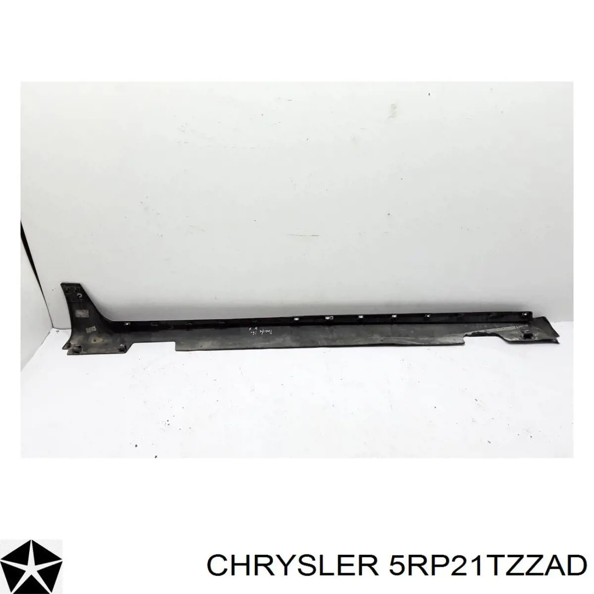5RP21TZZAG Chrysler Накладка наружняя (молдинг) порога, левый