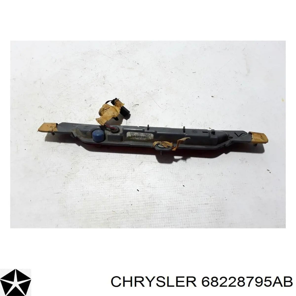 Фонарь сигнала торможения Chrysler 68228795AB цена, от 19.00 USD