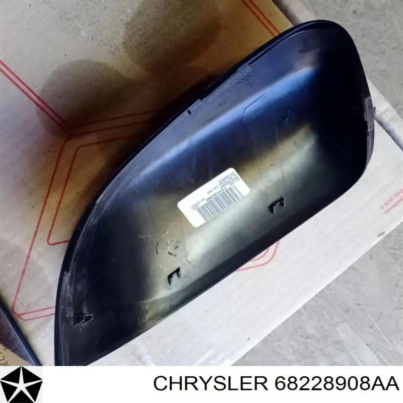 68228908AA Chrysler Накладка зеркала заднего вида, правая