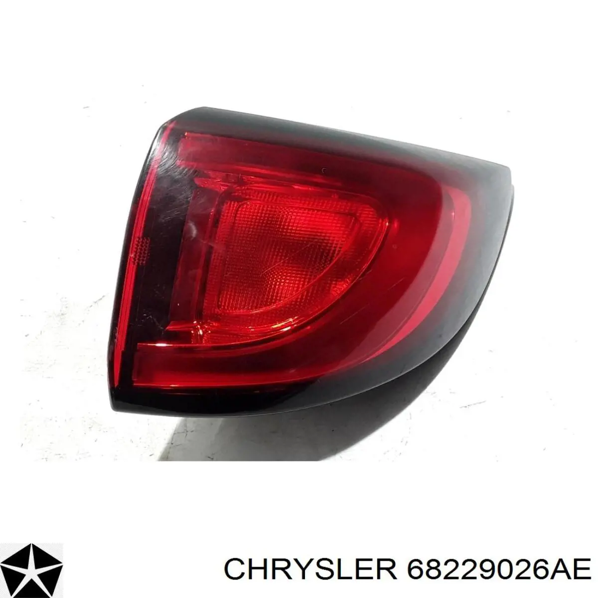Фонарь задний правый внешний 68229026AF Chrysler