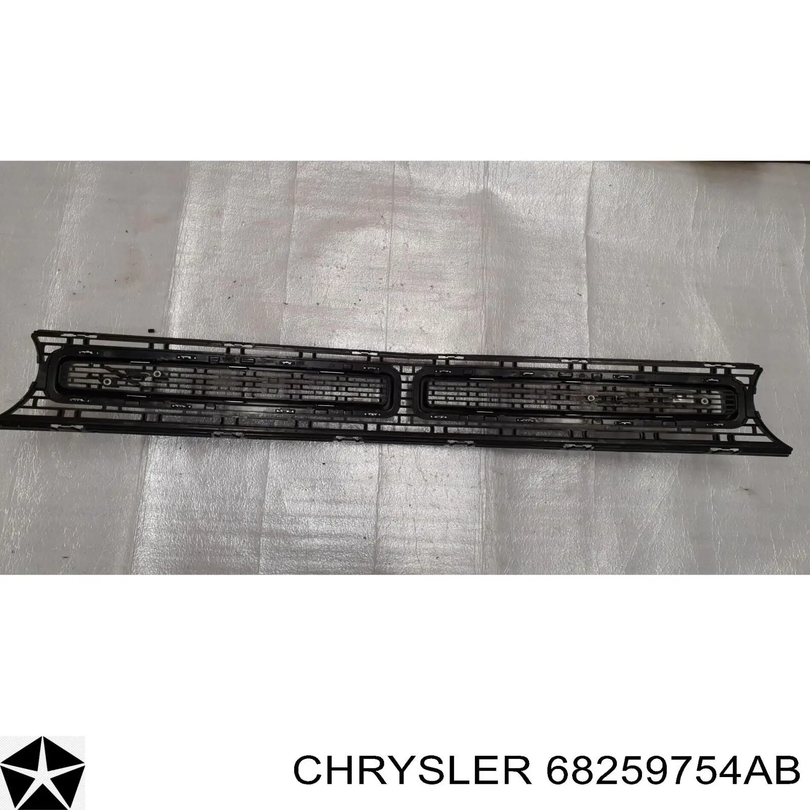 Облицовка радиатора Chrysler 68259754AA цена, от 152.03 USD
