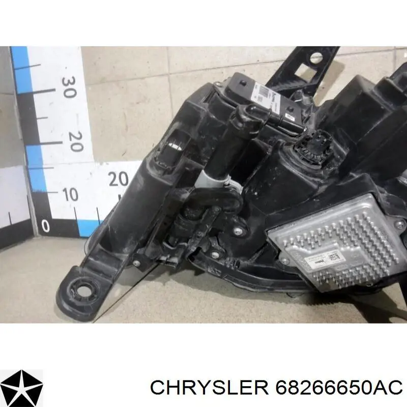 Правая блок фара Chrysler 68266650AJ цена, от 423.25 USD