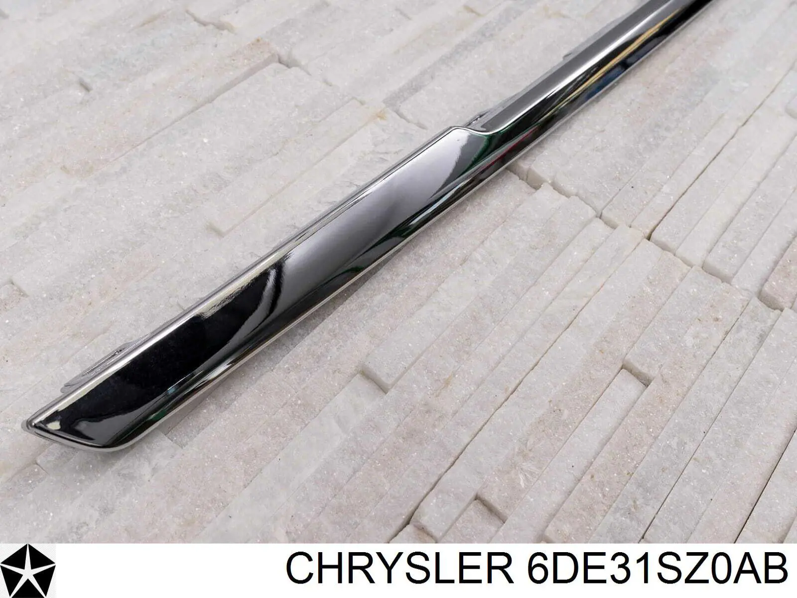 6DE31SZ0AB Chrysler moldura do pára-choque traseiro