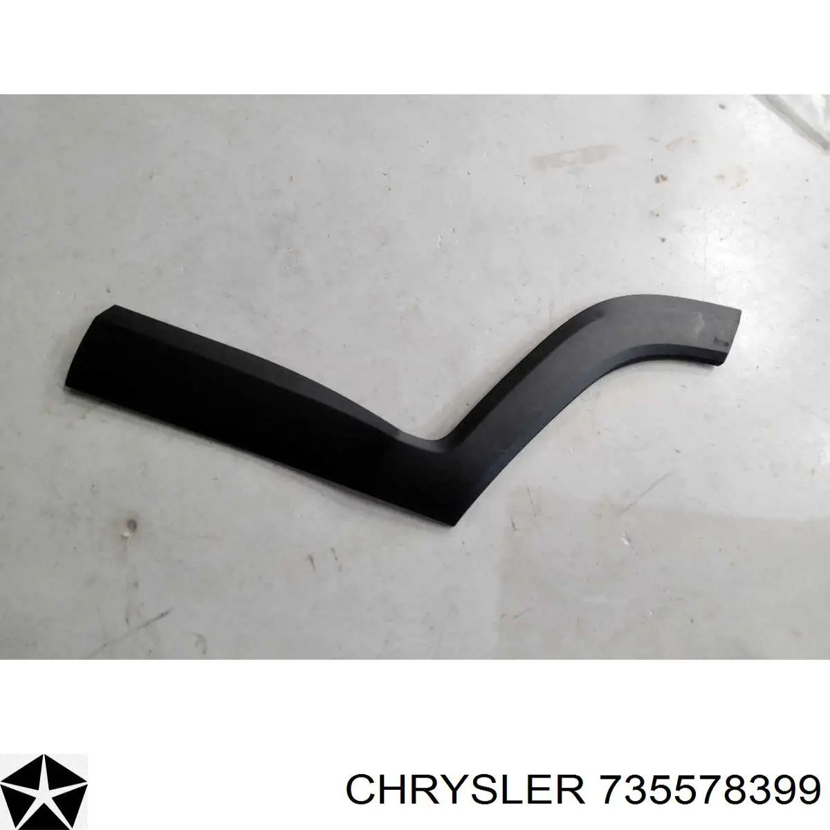 735578399 Chrysler moldura da porta traseira esquerda