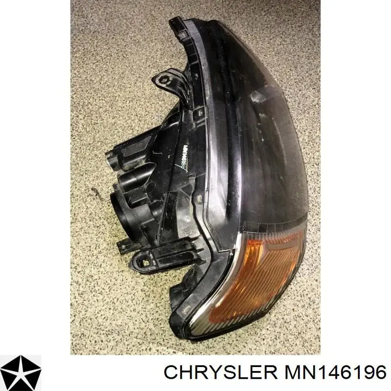 Купить MN146196 Chrysler Фара основная правая
