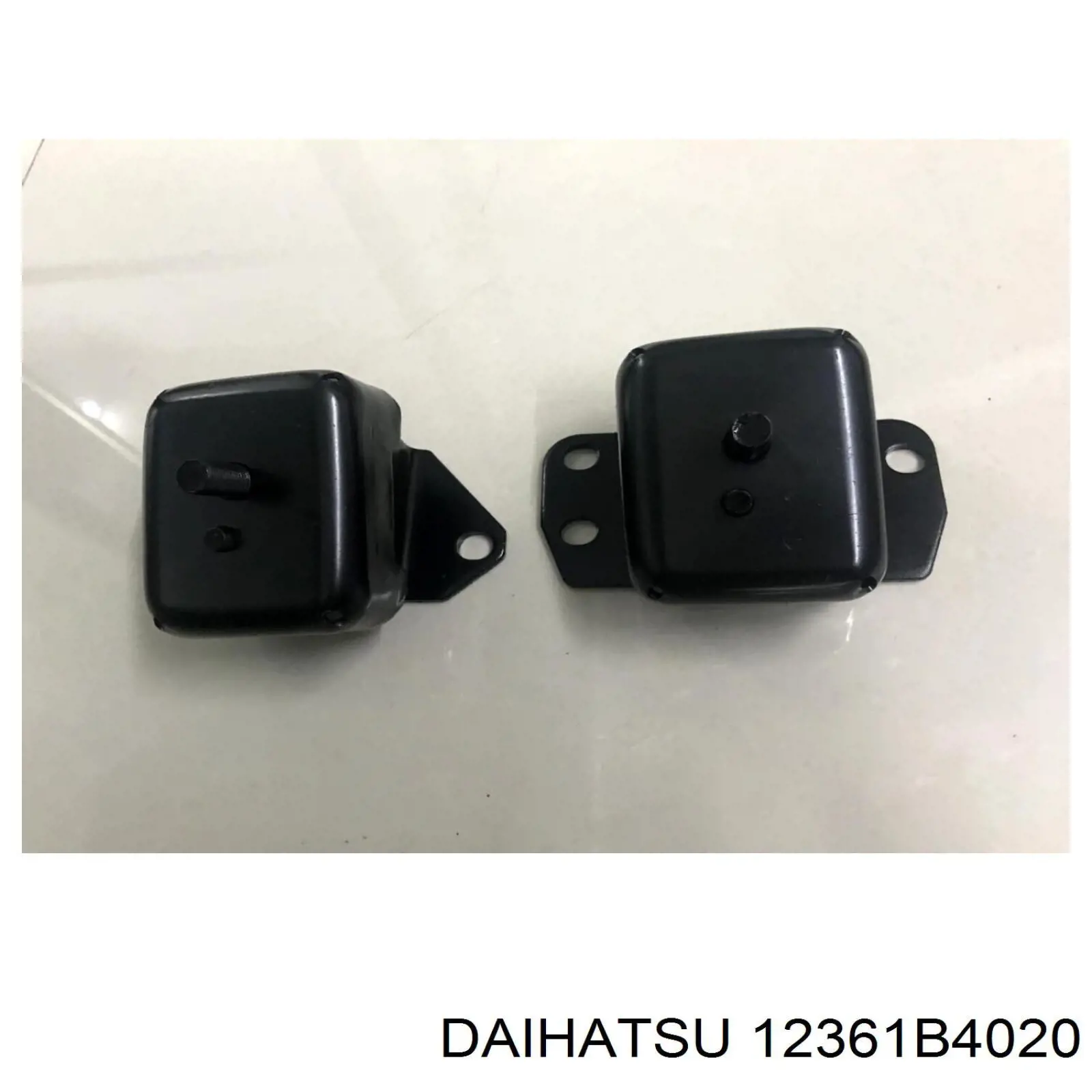 12361B4020 Daihatsu подушка (опора двигателя передняя)