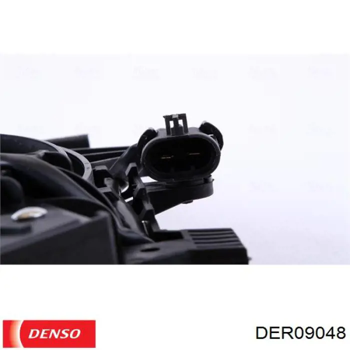 Купить DER09048 Denso Диффузор вентилятора в сборе с мотором и крыльчаткой