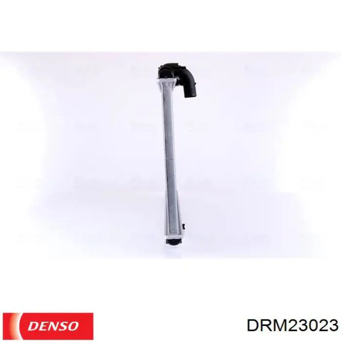 Radiador refrigeración del motor DRM23023 Denso