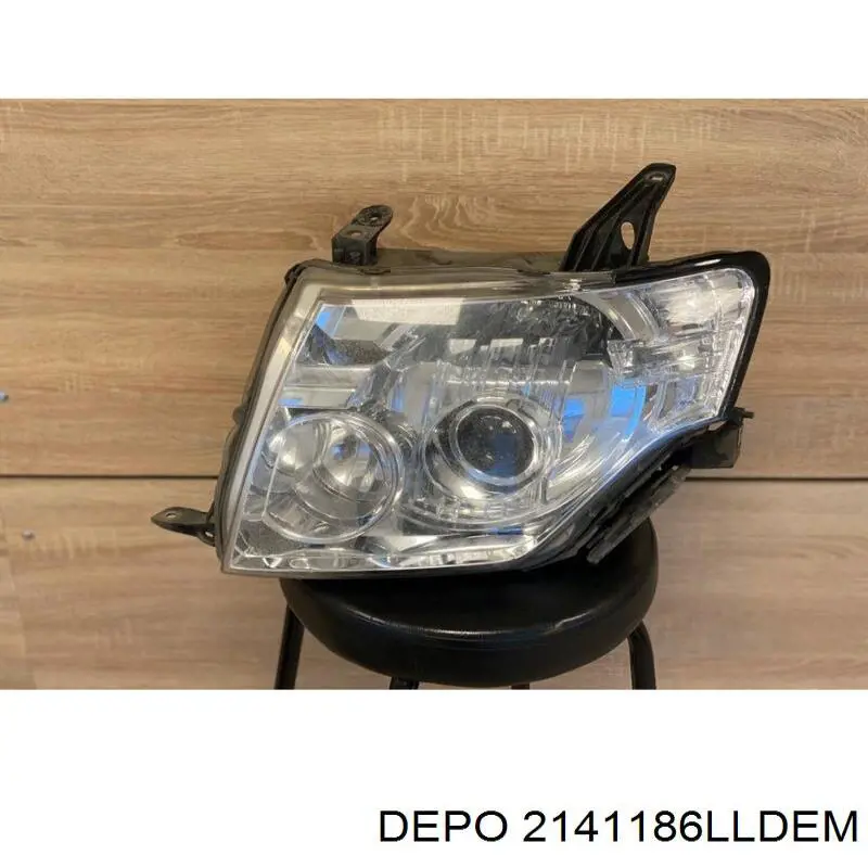 Купить Левая фара Митсубиси Паджеро IV LONG V90