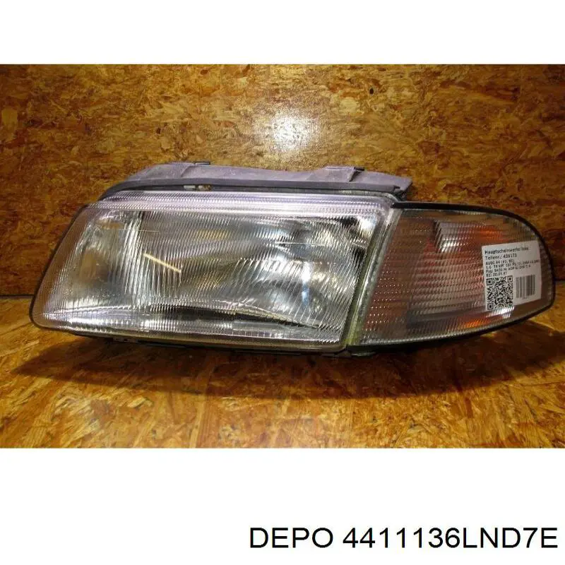 Левая фара 8D0941003A VAG