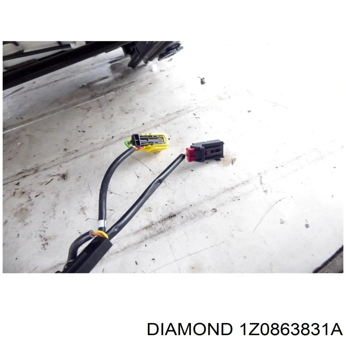 1Z0863831A Diamond/DPA Шумка капота