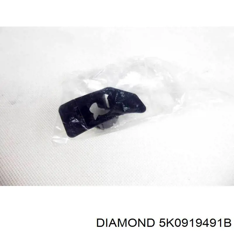 Кронштейн датчика парктроника передний боковой 5K0919491B Diamond/DPA