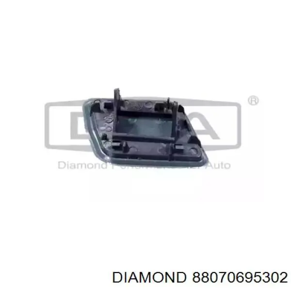 88070695302 Diamond/DPA Накладка форсунки омывателя фары передней