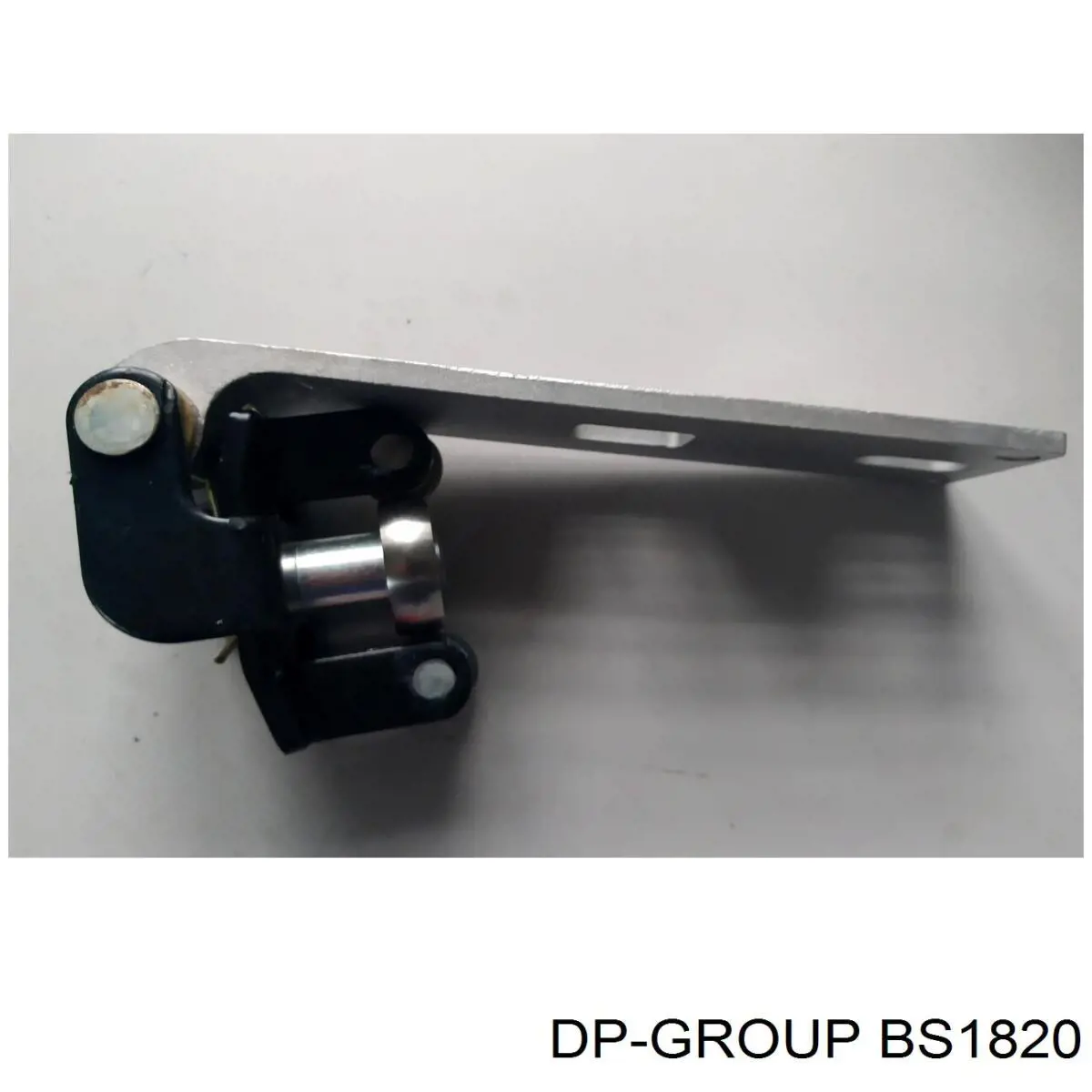 Ролик двери боковой (сдвижной) правый центральный BS1820 DP Group