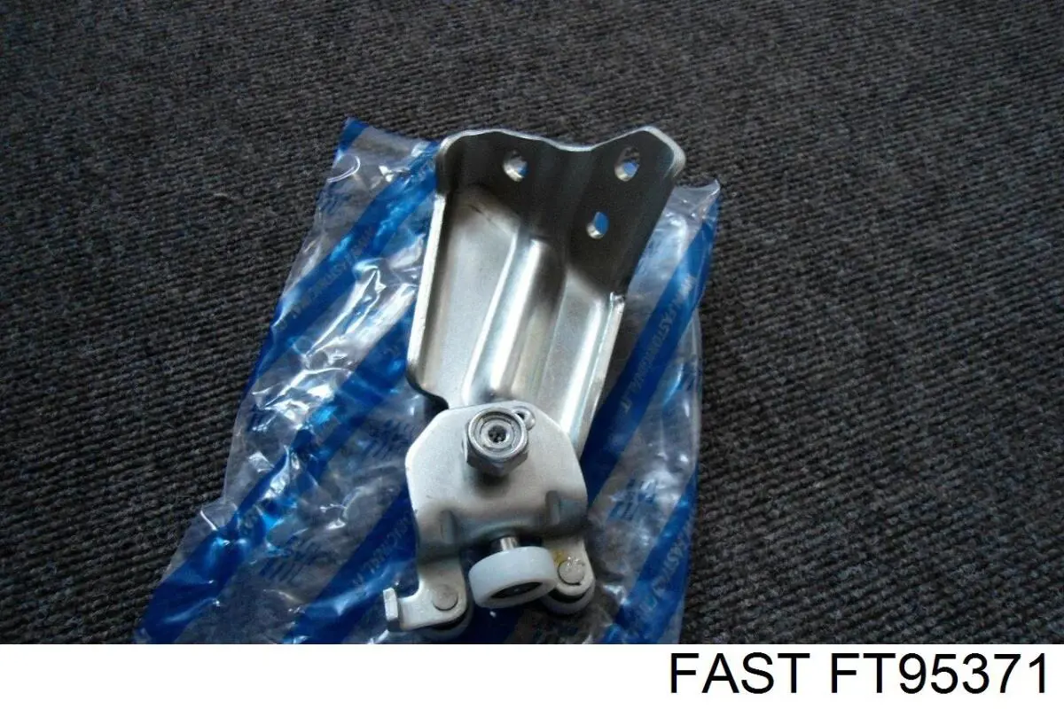 FT95371 Fast ролик двери боковой (сдвижной правый верхний)